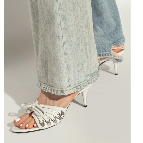 Balenciaga bow-detail leather sandals - Picture 1 of 10